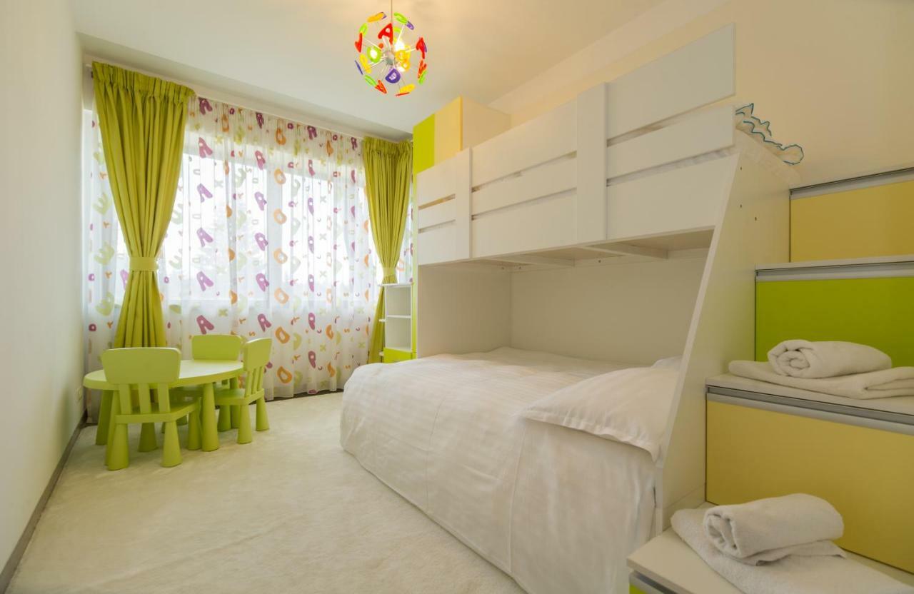 Family Apartment In Silver Mountain Resort ポイアナ・ブラショフ エクステリア 写真